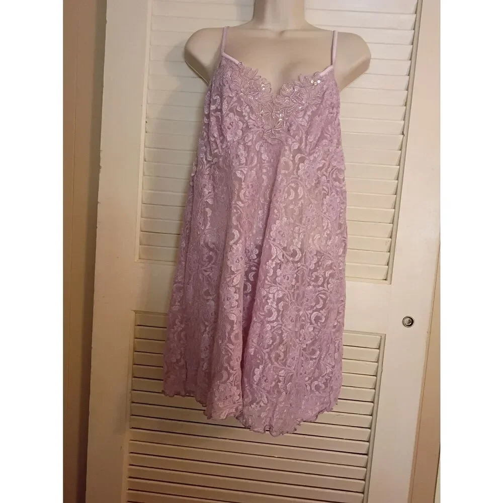 Lace V-Neck Chemise in Lavender Pink